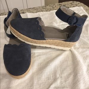 Earth women’s sandals